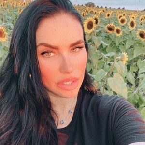 Meet your Posher, Romy